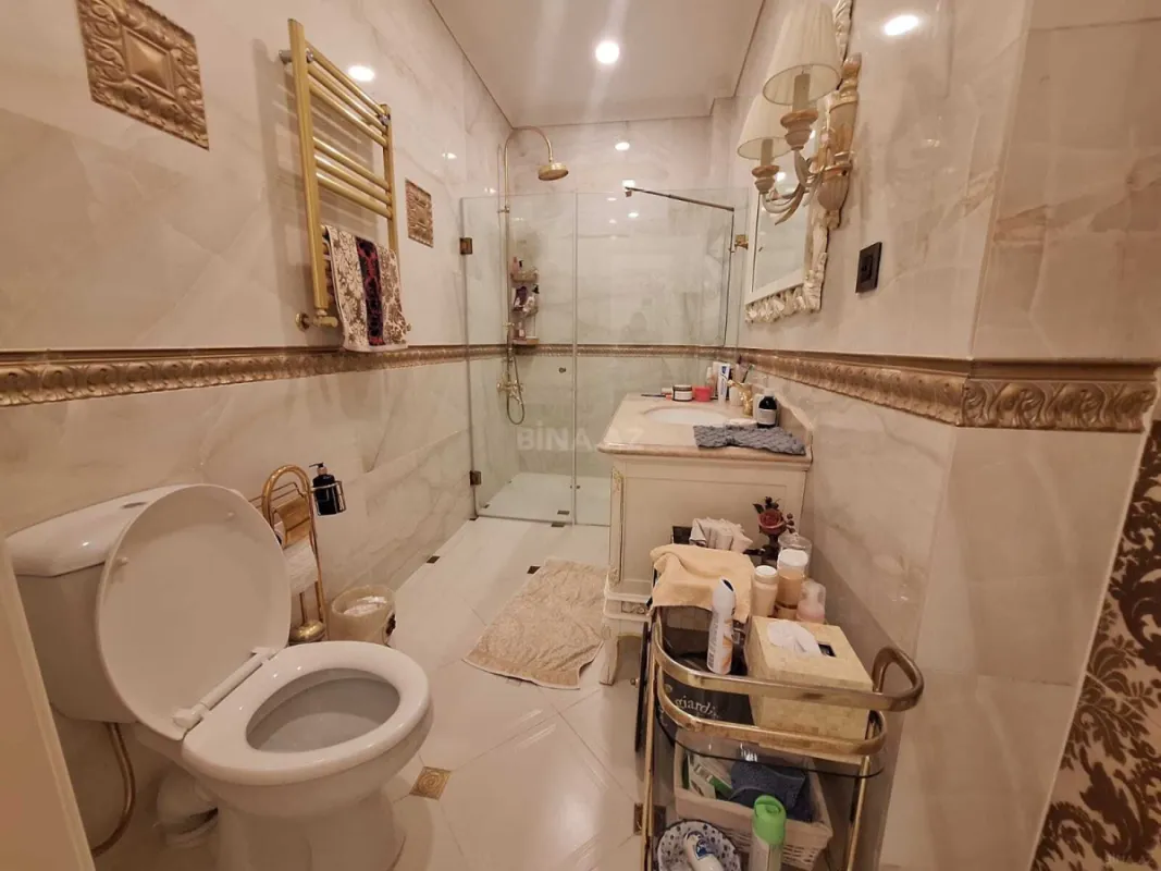 Satılır 4 otaqlı mənzil 120 m²