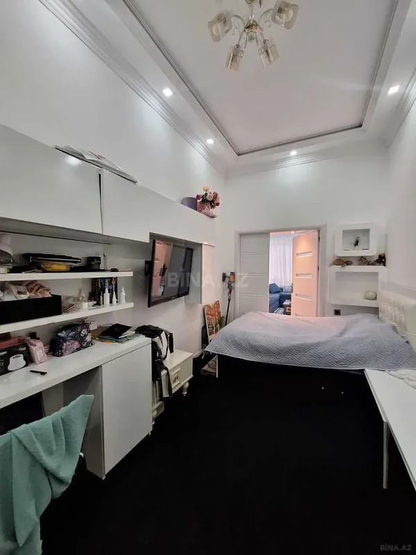 Satılır 4 otaqlı mənzil 120 m²