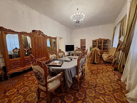 Satılır 4 otaqlı mənzil 120 m²