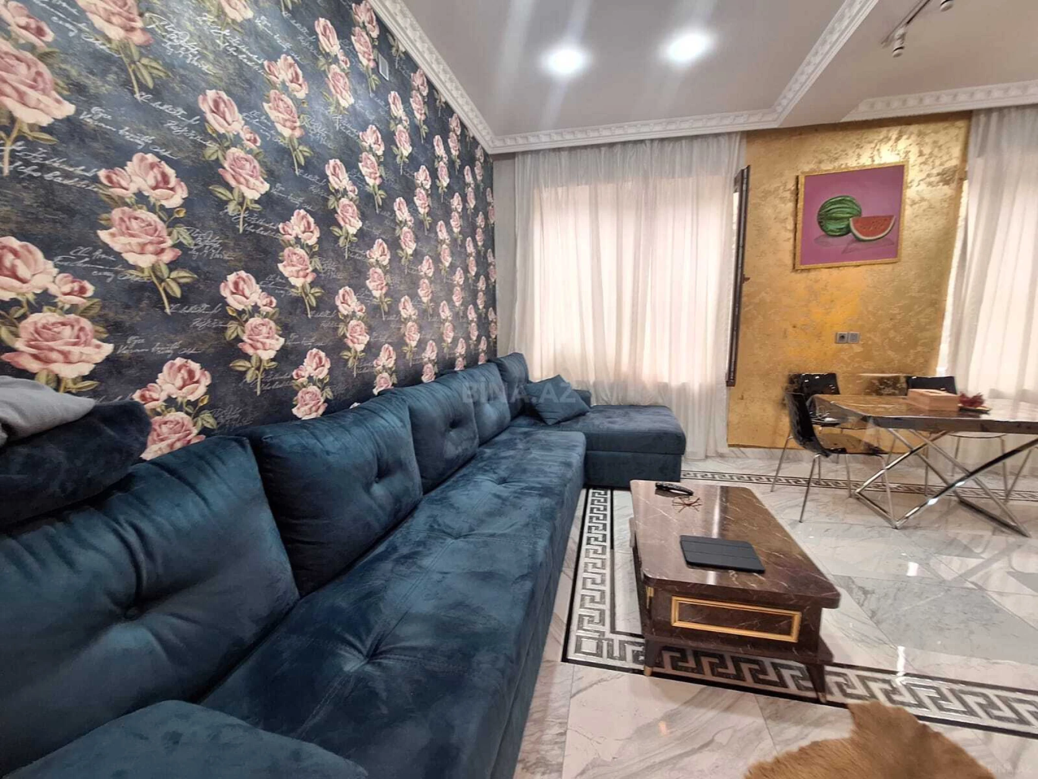 Satılır 4 otaqlı mənzil 120 m²