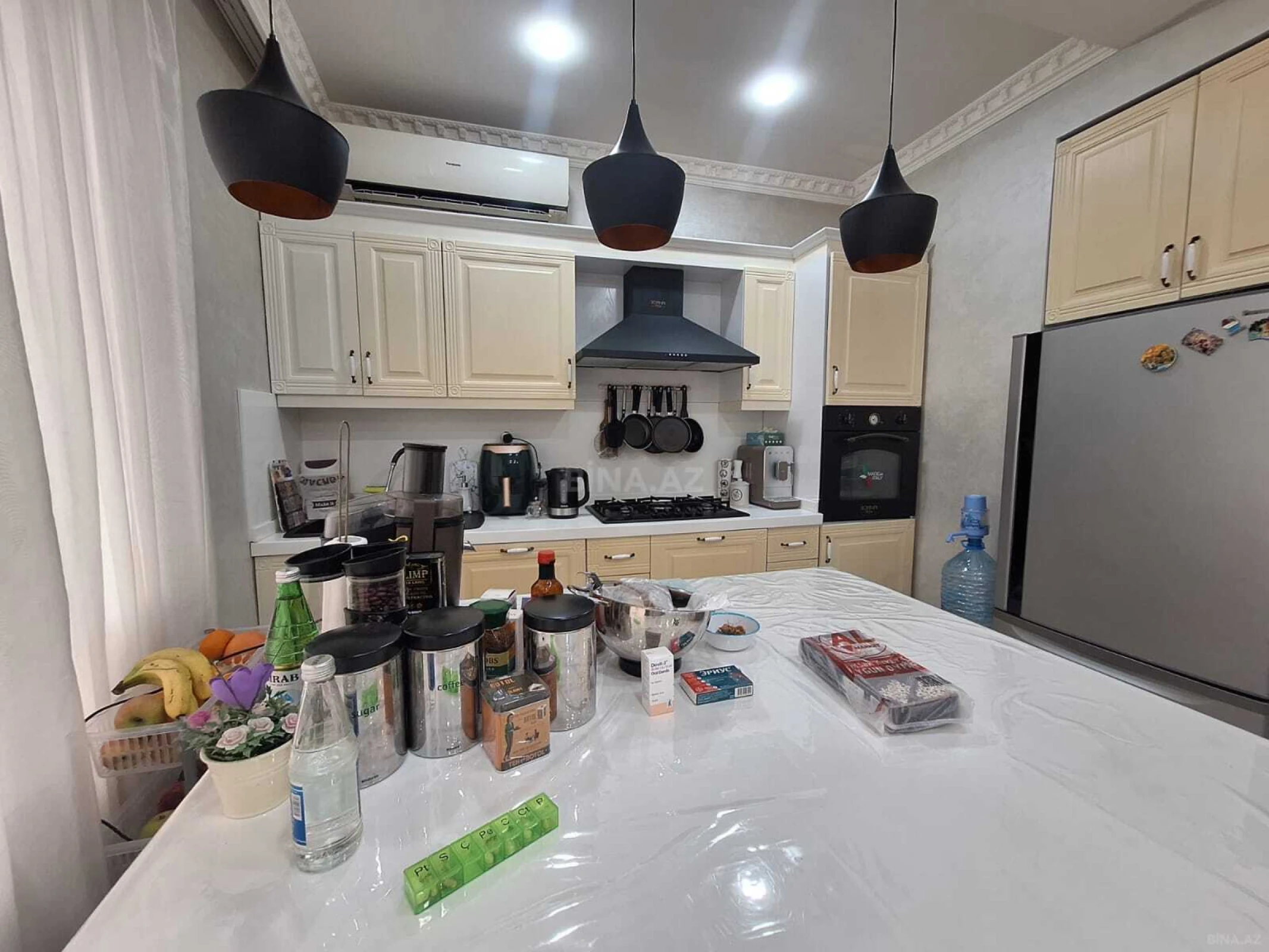 Satılır 4 otaqlı mənzil 120 m²