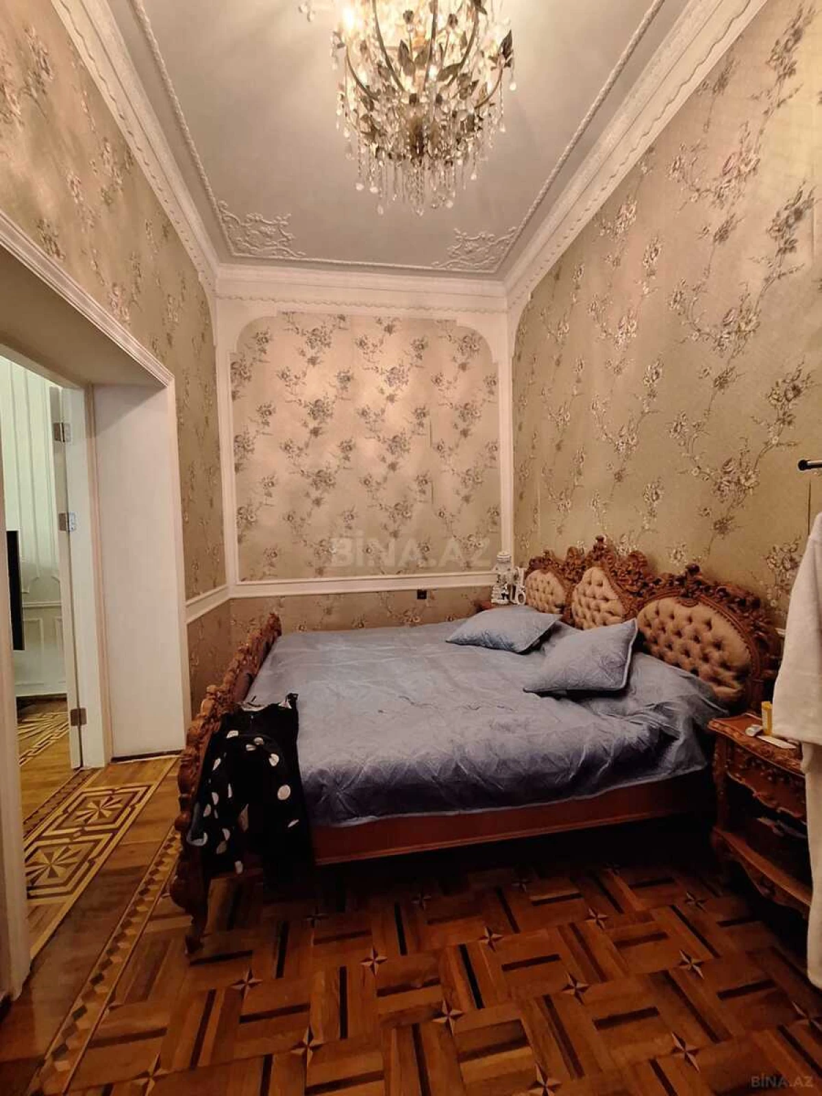 Satılır 4 otaqlı mənzil 120 m²