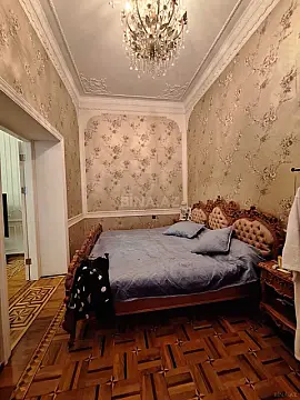 Satılır 4 otaqlı mənzil 120 m²