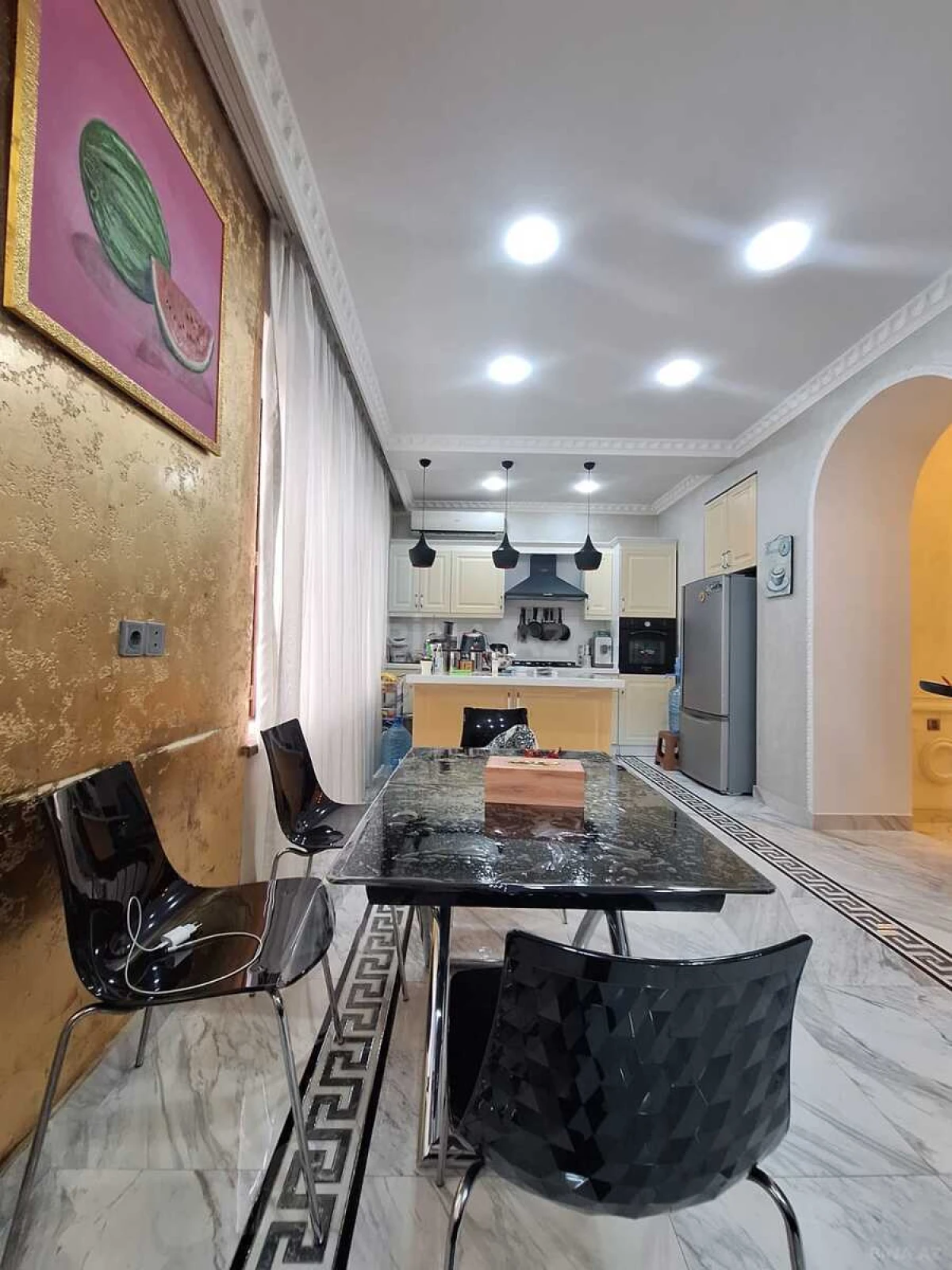 Satılır 4 otaqlı mənzil 120 m²
