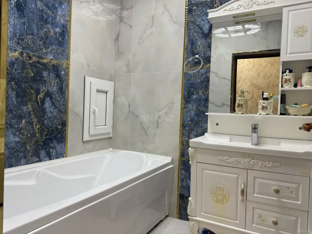 Satılır 3 otaqlı mənzil 136 m²
