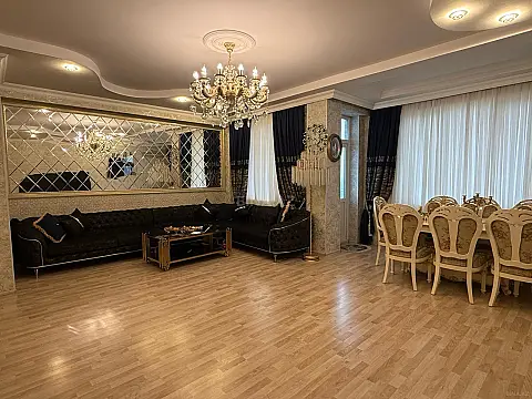 Satılır 3 otaqlı mənzil 136 m²
