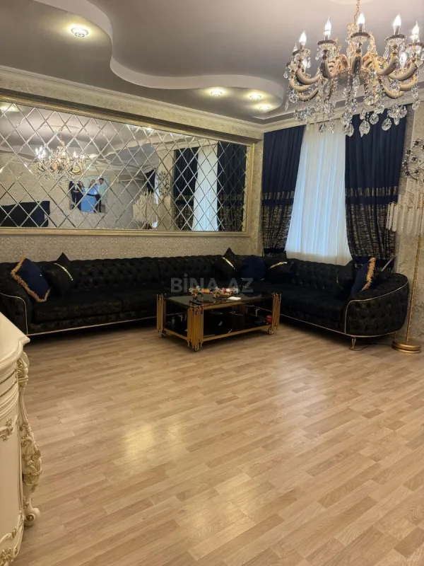Satılır 3 otaqlı mənzil 136 m²