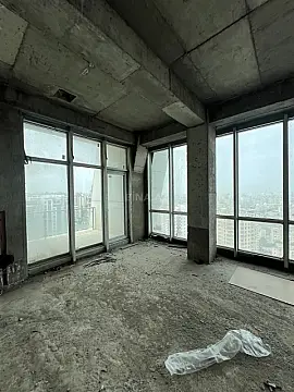 Satılır 4 otaqlı mənzil 242 m²