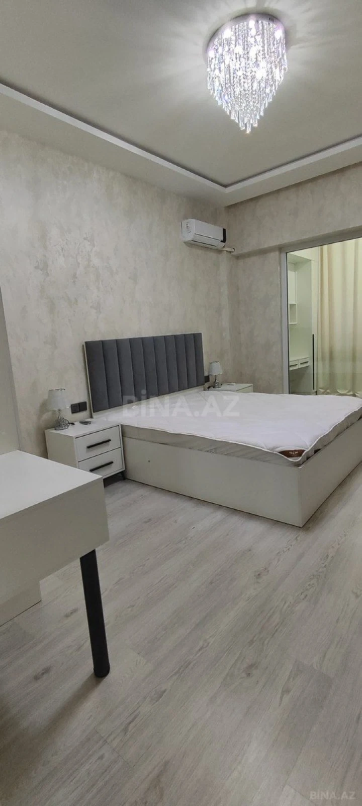 Satılır 2 otaqlı mənzil 73 m²