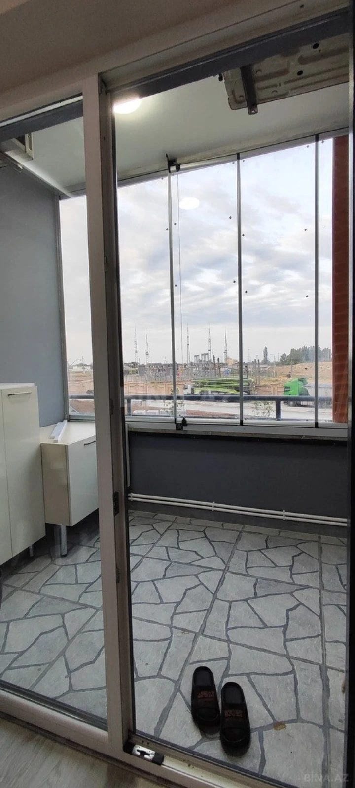 Satılır 2 otaqlı mənzil 73 m²