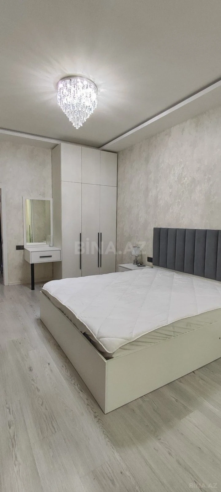 Satılır 2 otaqlı mənzil 73 m²