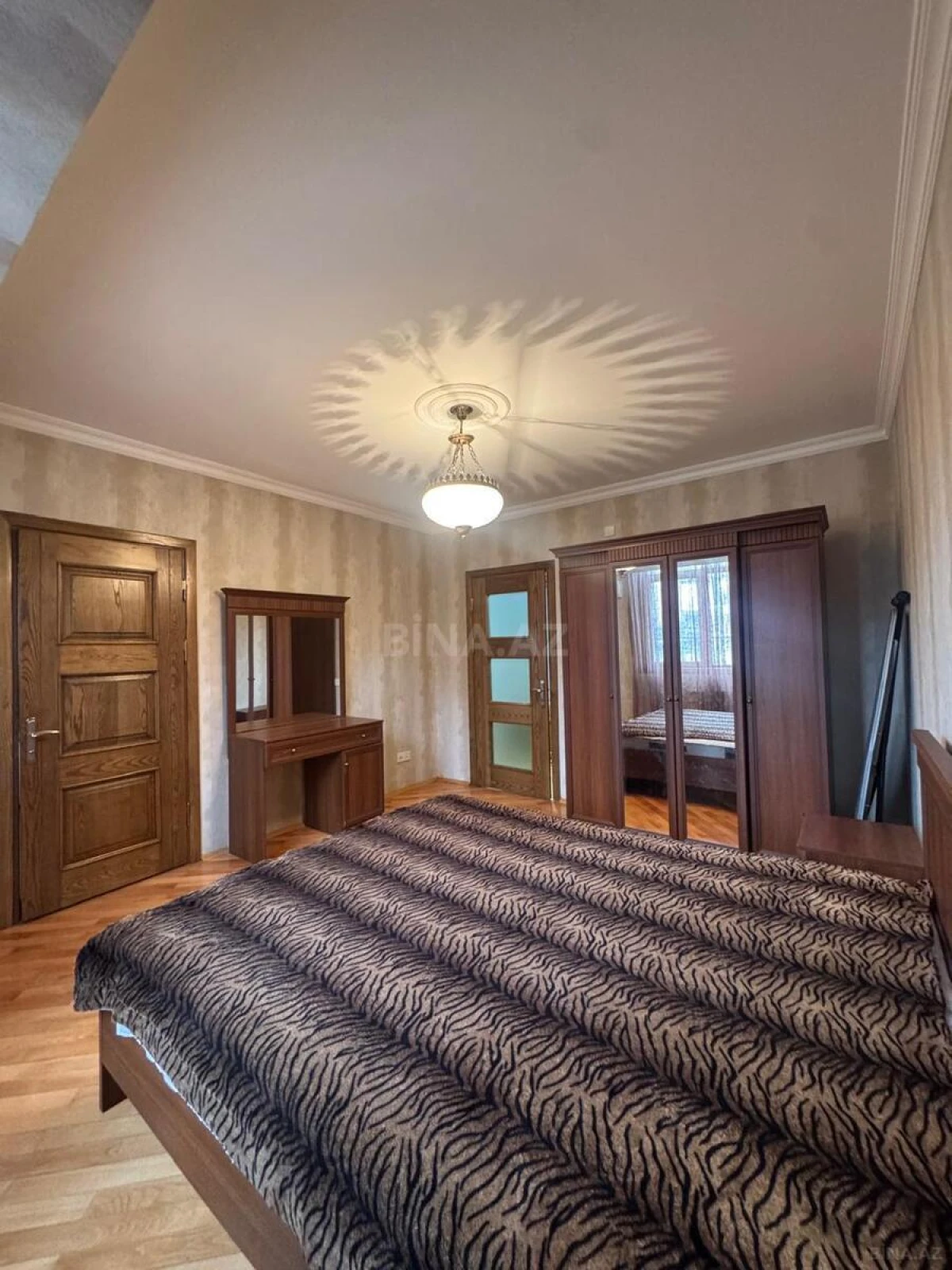 Kirayə verilir 3 otaqlı mənzil 100 m²