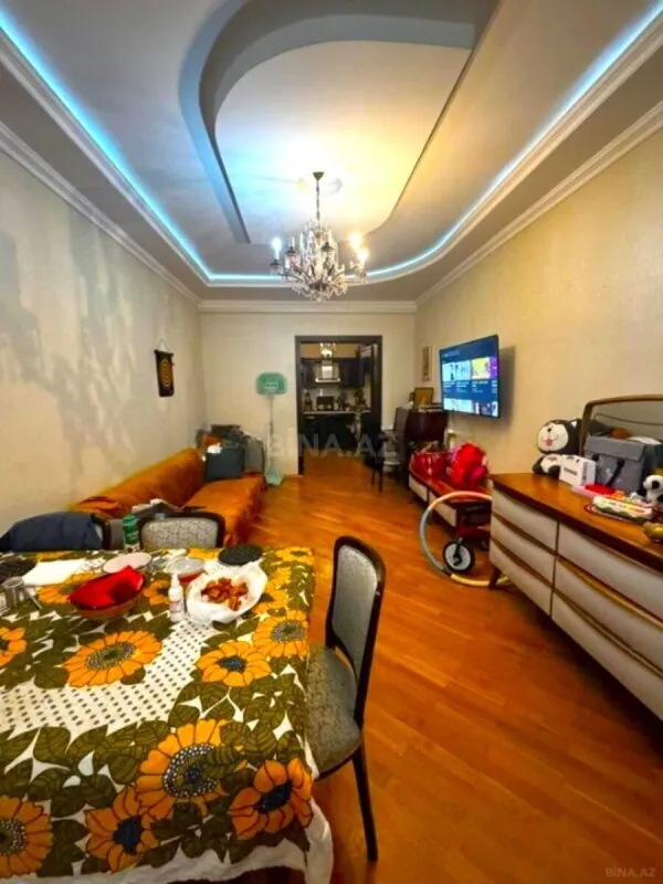 Satılır 2 otaqlı mənzil 70 m²