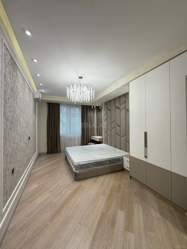 Satılır 3 otaqlı mənzil 141 m²