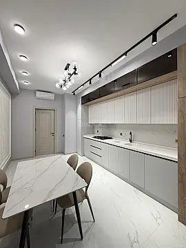 Satılır 3 otaqlı mənzil 141 m²