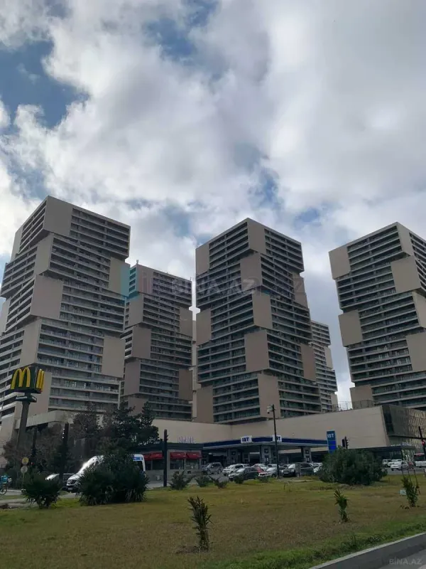 Satılır 3 otaqlı mənzil 148 m²