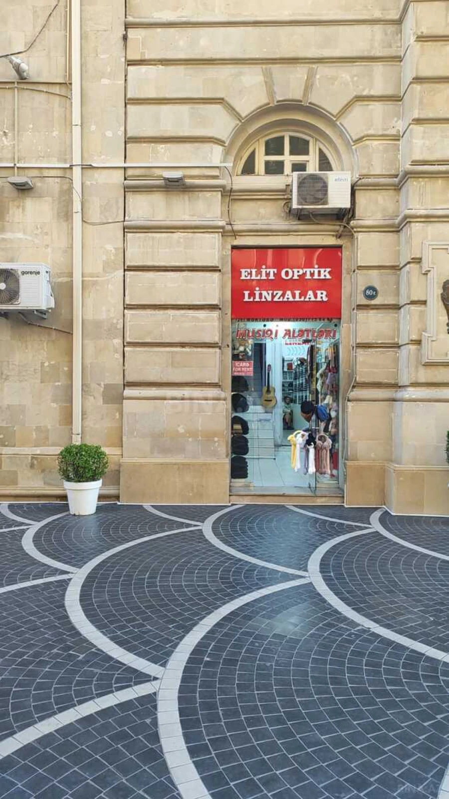 Kirayə verilir obyekt 130 m²