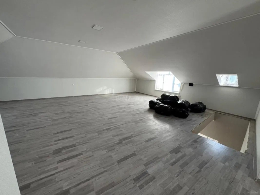 Satılır 6 otaqlı həyət evi 237 m²