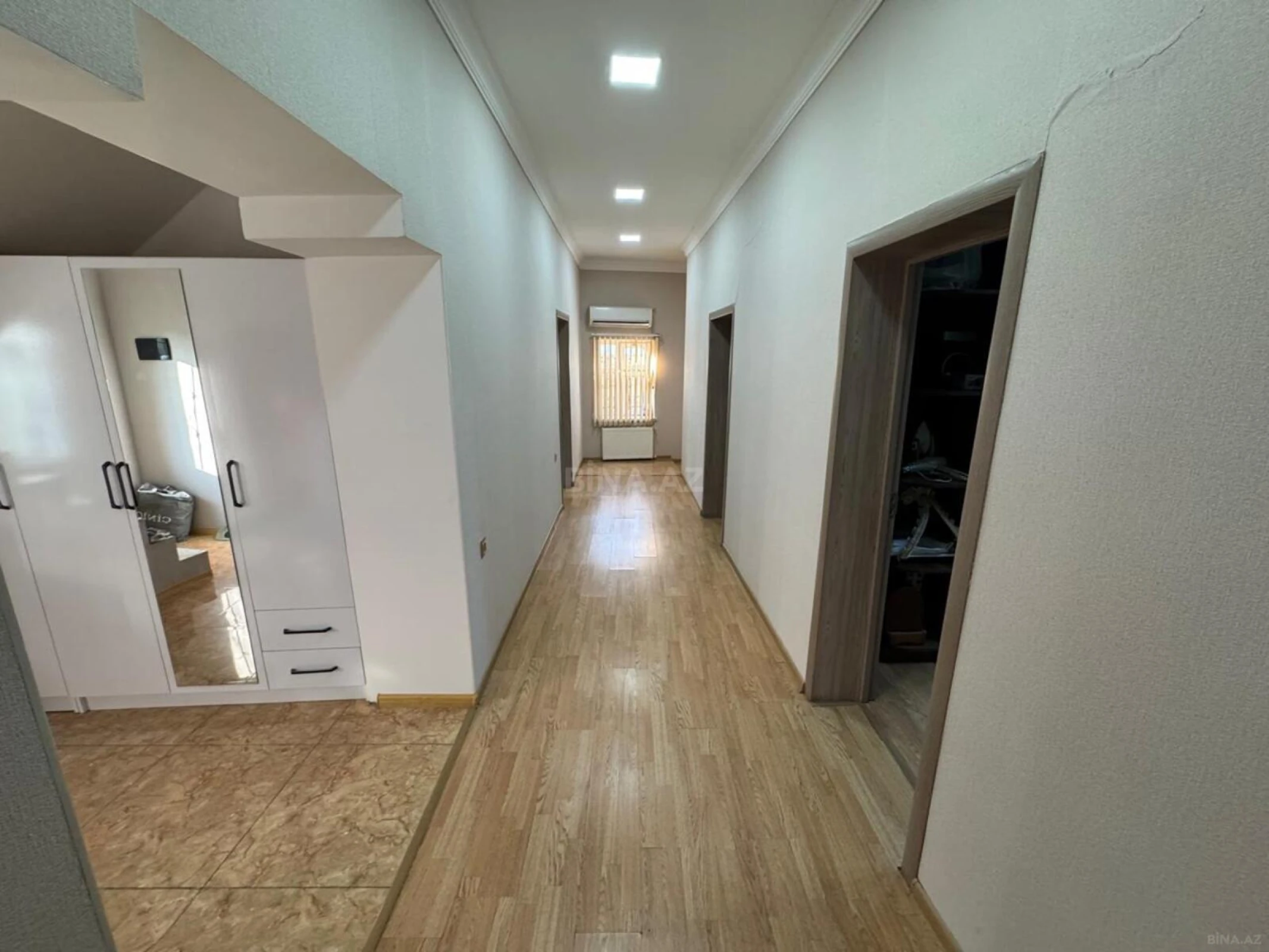 Satılır 6 otaqlı həyət evi 237 m²