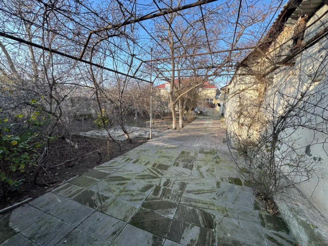 Satılır 6 otaqlı həyət evi 237 m²