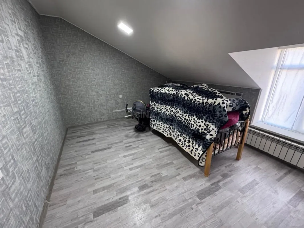 Satılır 6 otaqlı həyət evi 237 m²