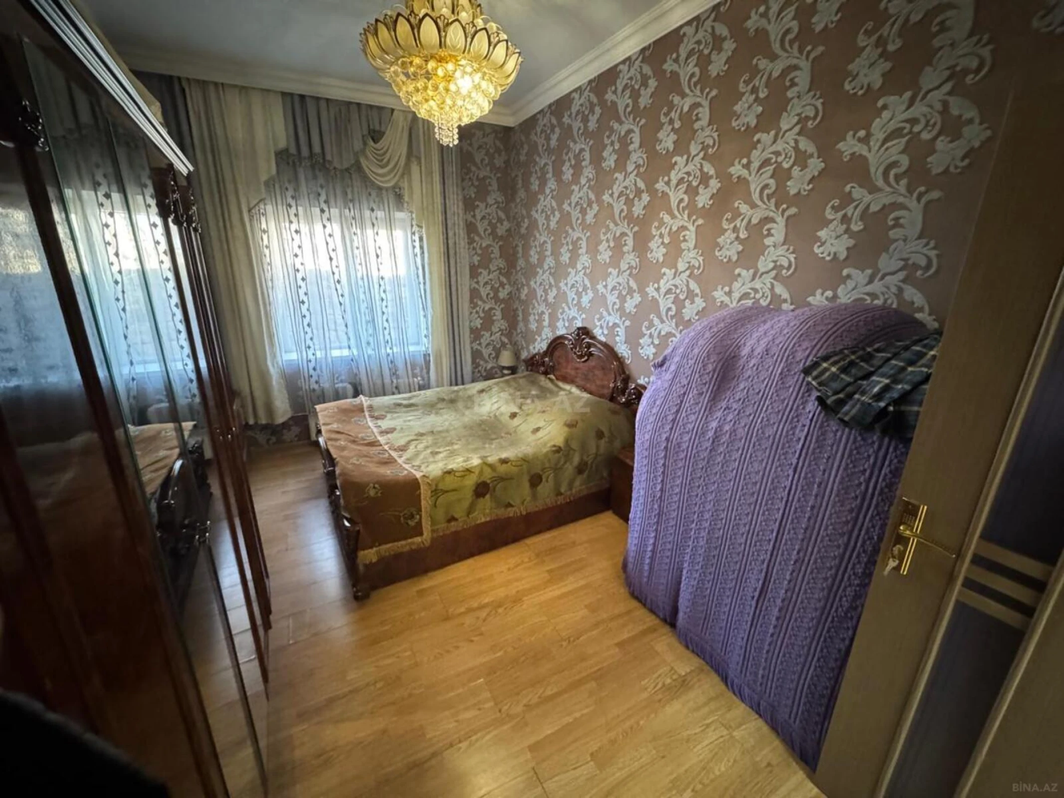 Satılır 6 otaqlı həyət evi 237 m²
