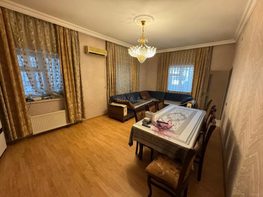 Satılır 6 otaqlı həyət evi 237 m²