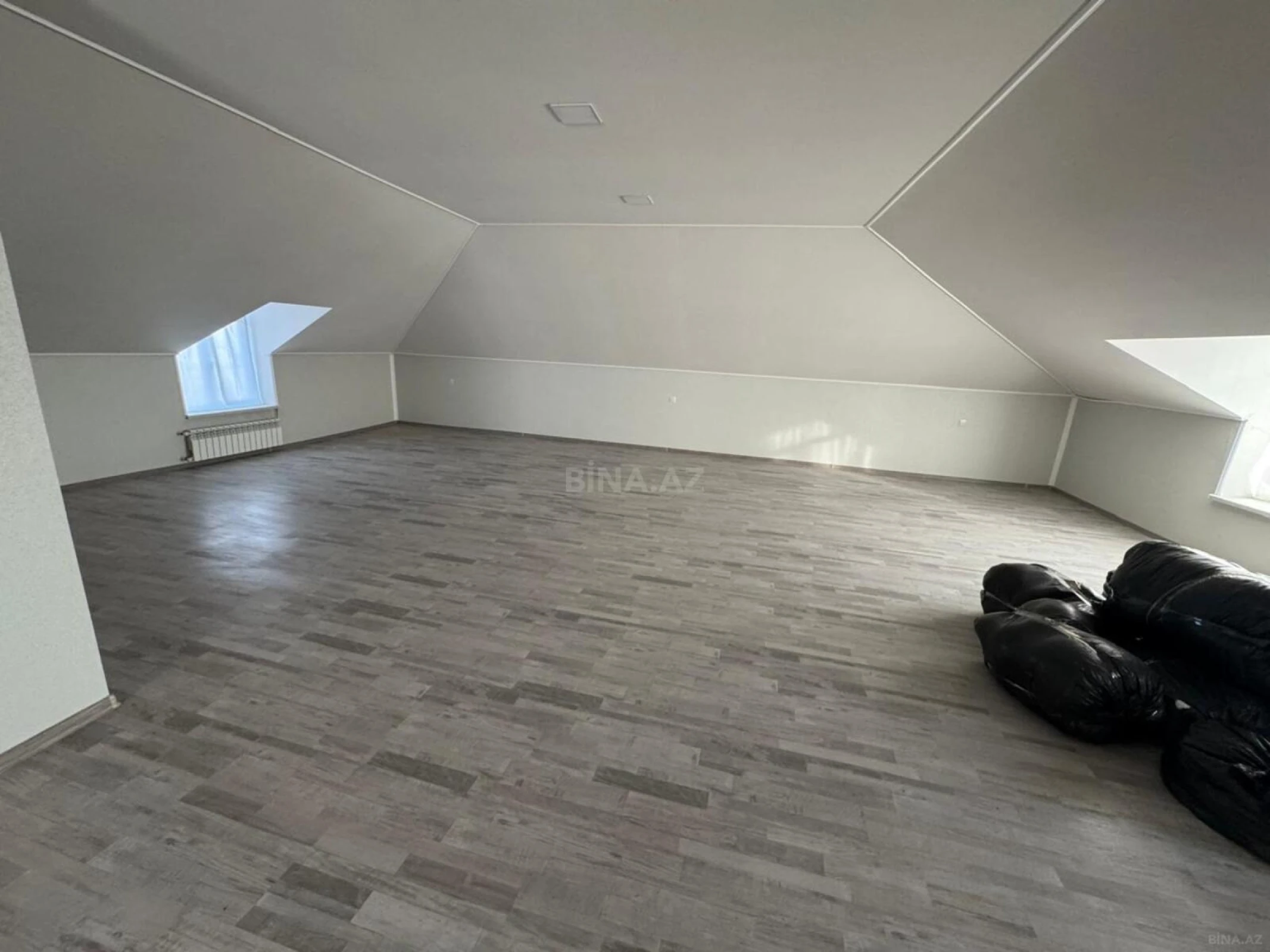 Satılır 6 otaqlı həyət evi 237 m²