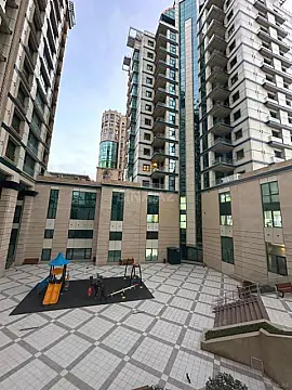 Satılır 4 otaqlı mənzil 186 m²