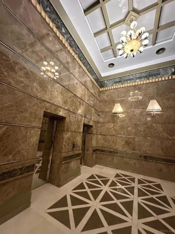 Satılır 4 otaqlı mənzil 186 m²