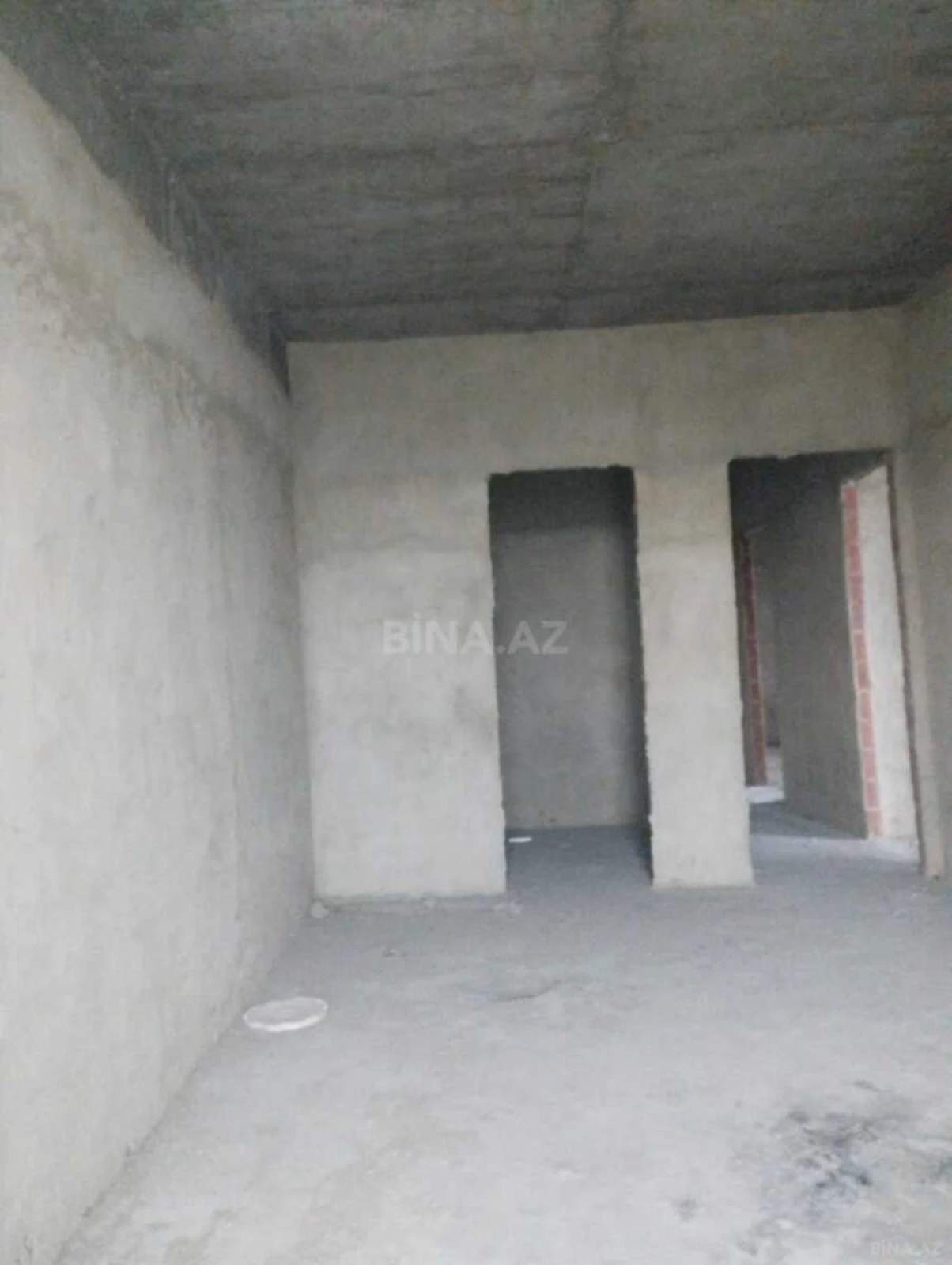 Satılır 3 otaqlı mənzil 137 m²
