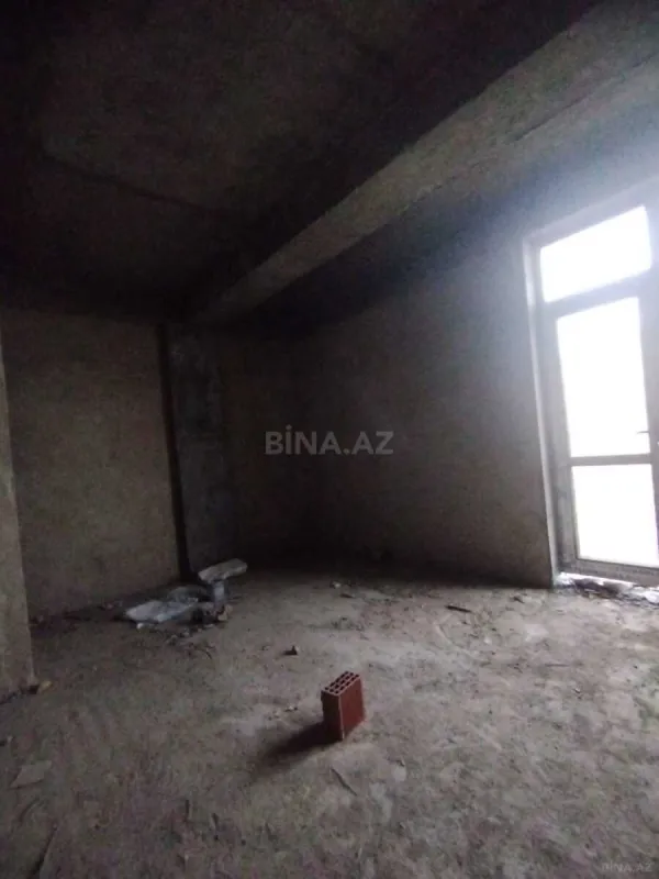 Satılır 3 otaqlı mənzil 137 m²