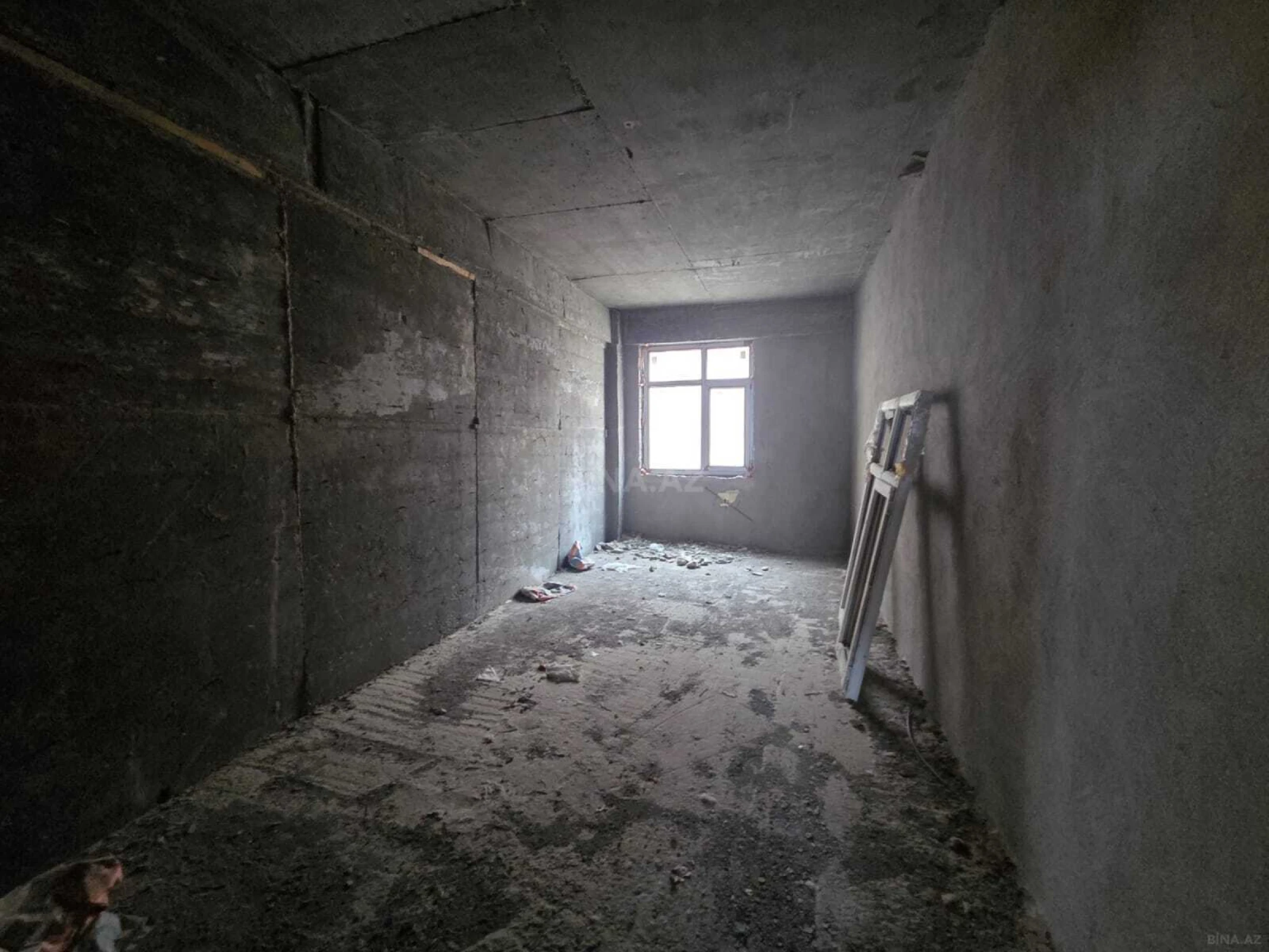 Satılır 4 otaqlı mənzil 170 m²