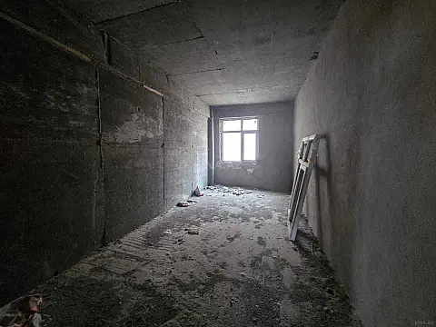 Satılır 4 otaqlı mənzil 170 m²