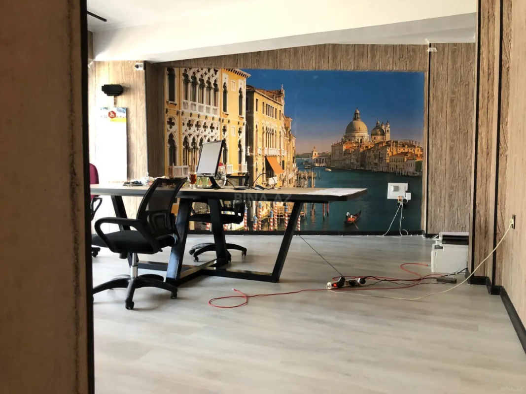 Satılır 3 otaqlı ofis 105 m²