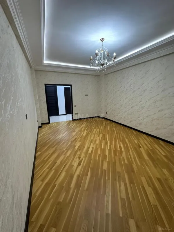 Satılır 3 otaqlı mənzil 126 m²