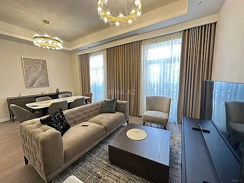 Kirayə verilir 2 otaqlı mənzil 105 m²