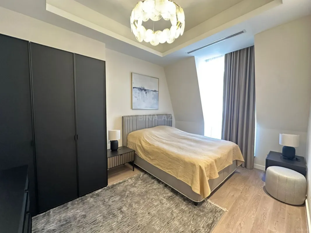 Kirayə verilir 2 otaqlı mənzil 105 m²