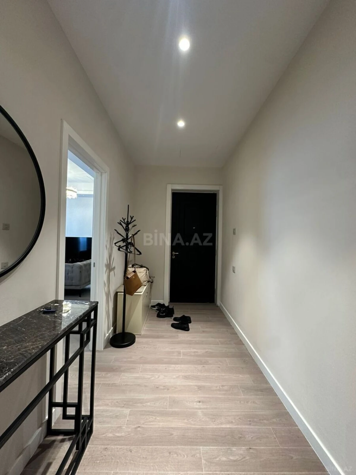 Kirayə verilir 2 otaqlı mənzil 105 m²