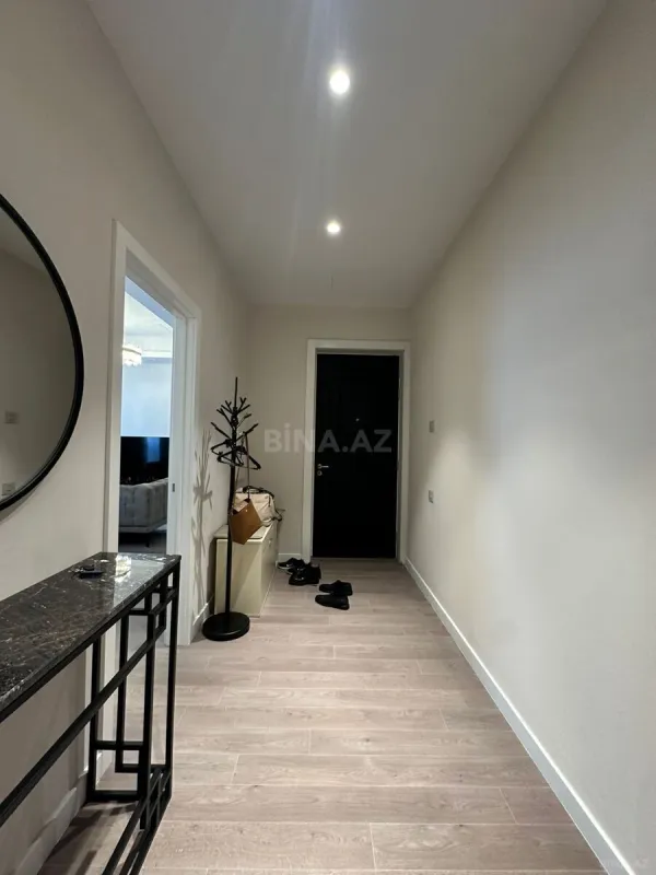 Kirayə verilir 2 otaqlı mənzil 105 m²