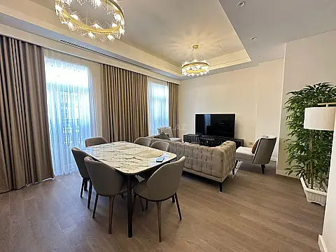 Kirayə verilir 2 otaqlı mənzil 105 m²