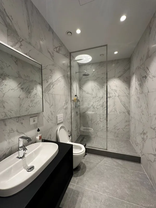 Kirayə verilir 2 otaqlı mənzil 105 m²