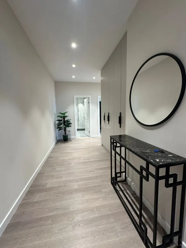 Kirayə verilir 2 otaqlı mənzil 105 m²