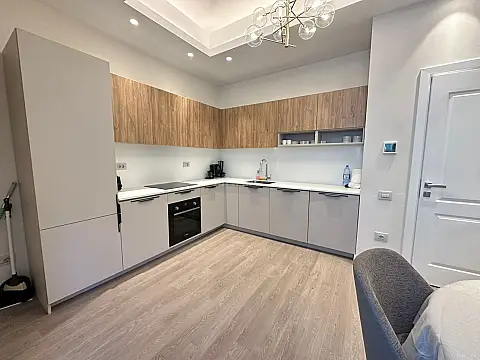Kirayə verilir 2 otaqlı mənzil 105 m²