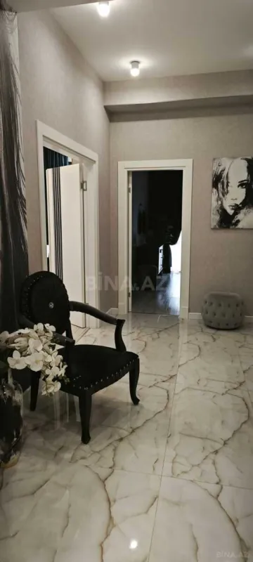 Kirayə verilir 2 otaqlı mənzil 112 m²