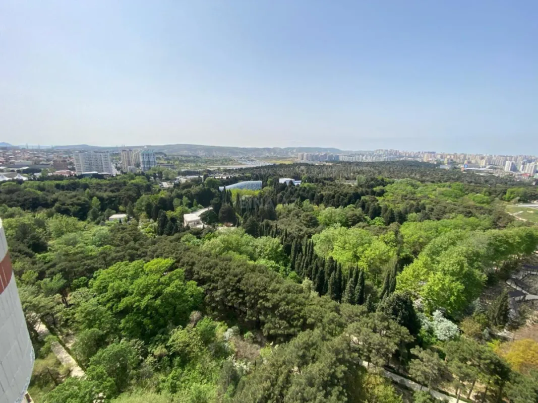 Satılır 4 otaqlı mənzil 170 m²