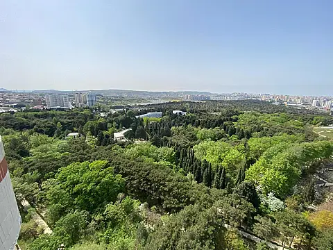 Satılır 4 otaqlı mənzil 170 m²