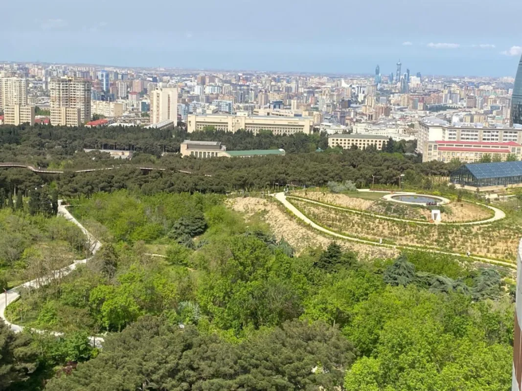 Satılır 4 otaqlı mənzil 170 m²