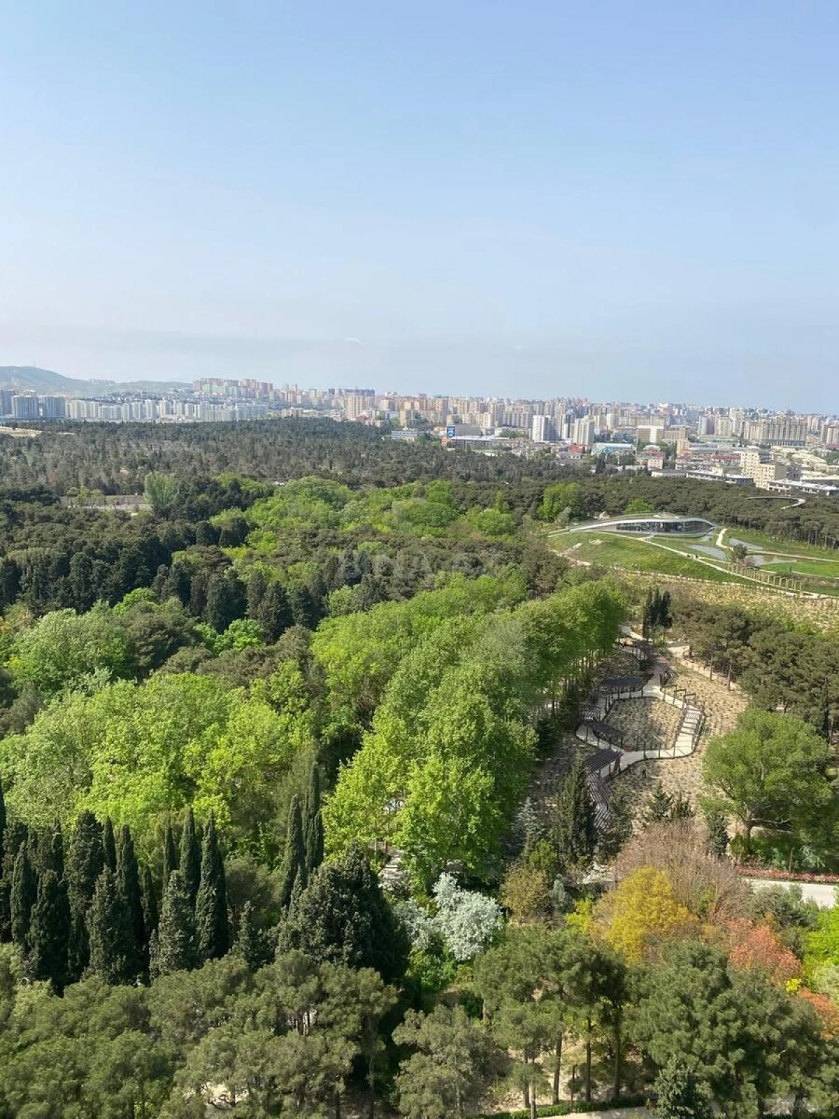 Satılır 4 otaqlı mənzil 170 m²