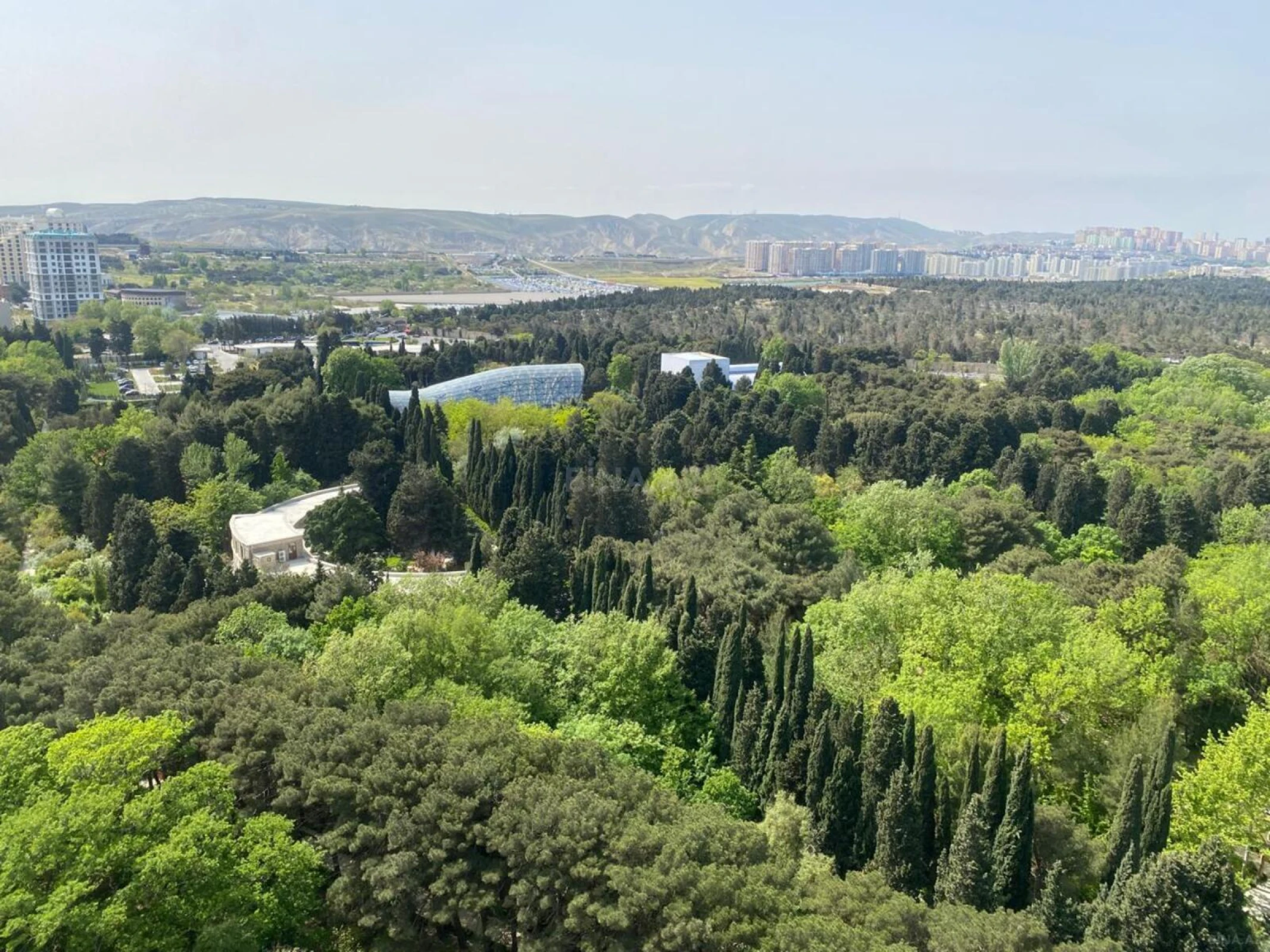 Satılır 4 otaqlı mənzil 170 m²